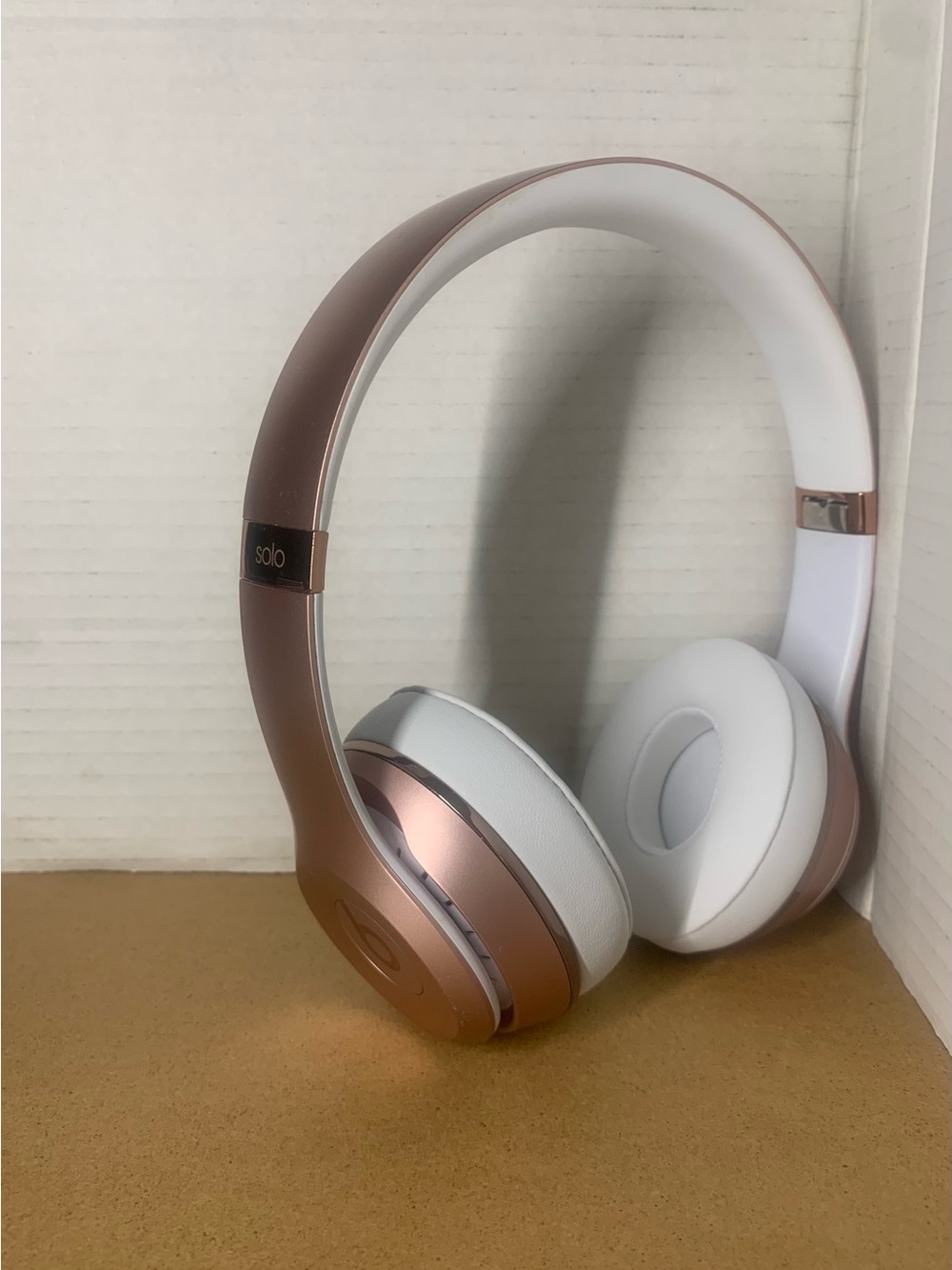 Beats by Dr. Dre Solo 3 Wireless Headband On-Ear Headphones Rose Gold